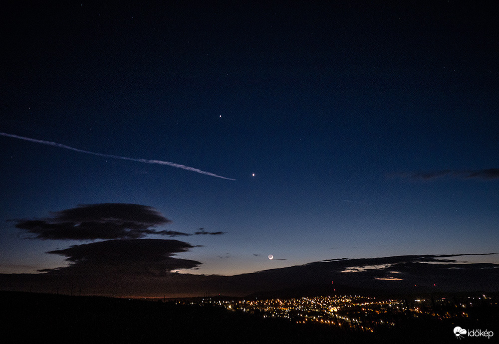 Jupiter Vénusz Hold Eger