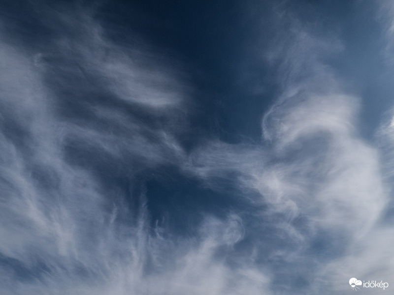 Cirrusok ma, reggelihez