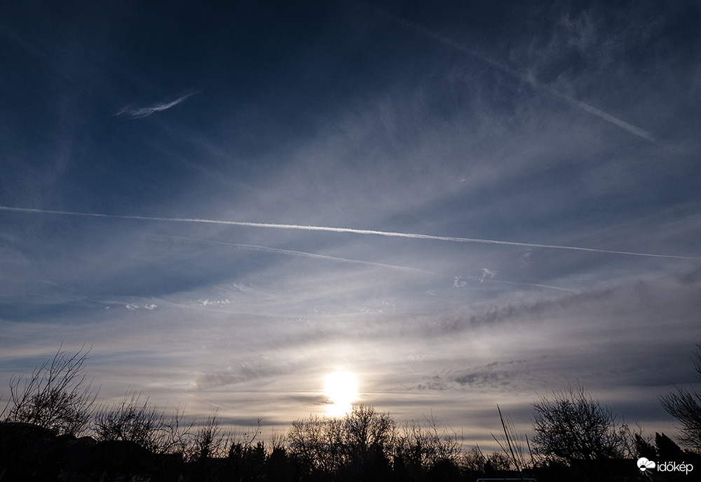 Melléknapos haloíves