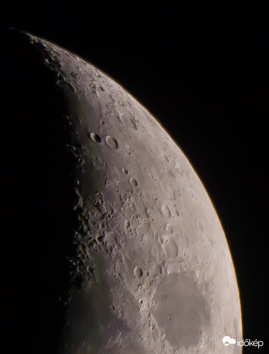 kissé viseltes cápauszony