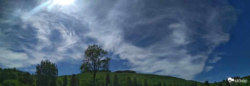 Nagymező, cirrusokkal