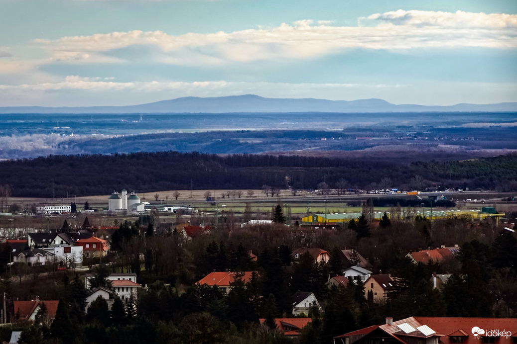 A Magas-Bakony 100km távolságból 