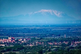 A Schneeberg és a pápai Nagytemplom