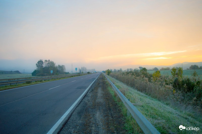 Úton, reggel