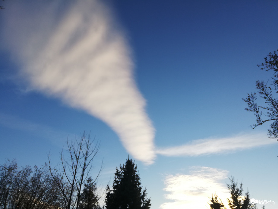 Polgárdi délutáni felhő 