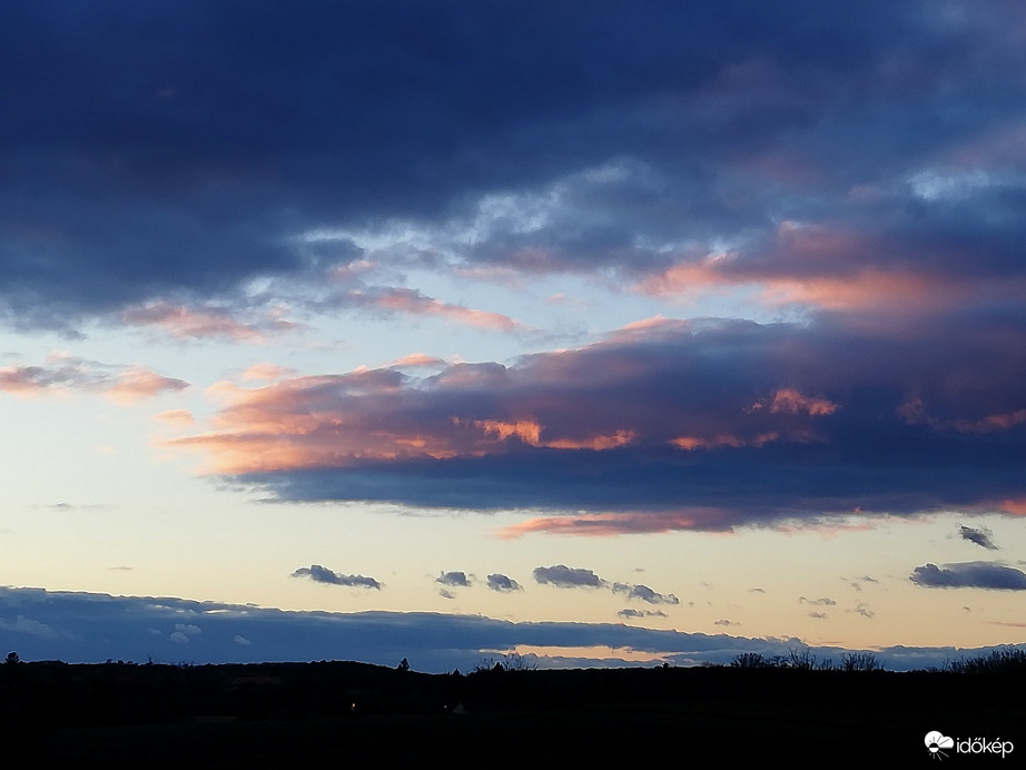 Szélszaggatta alkony 