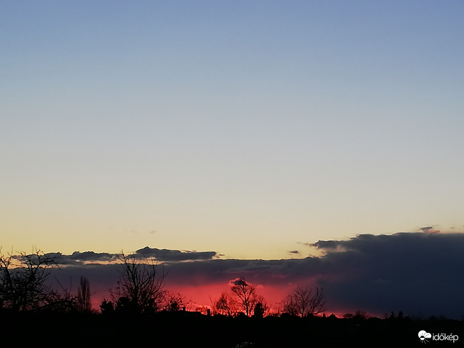 Polgárdi, ennyi volt, fél percig :) 