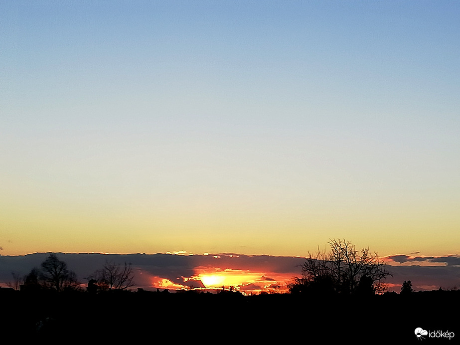 Parázslás a távolban 