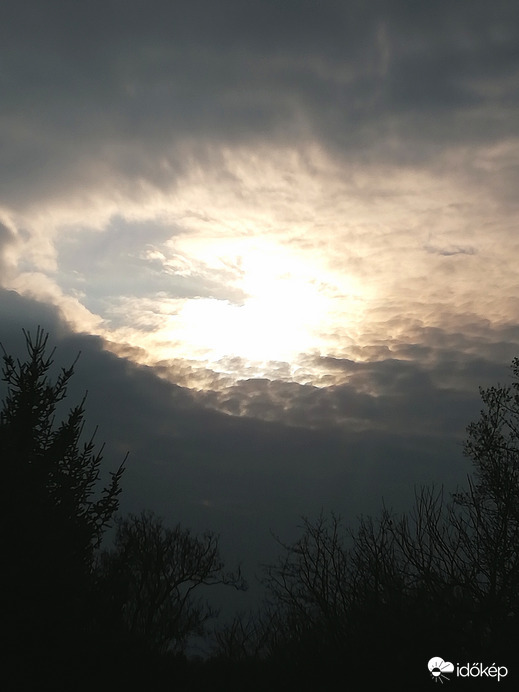 Polgárdi, egy kis fény pár percre 