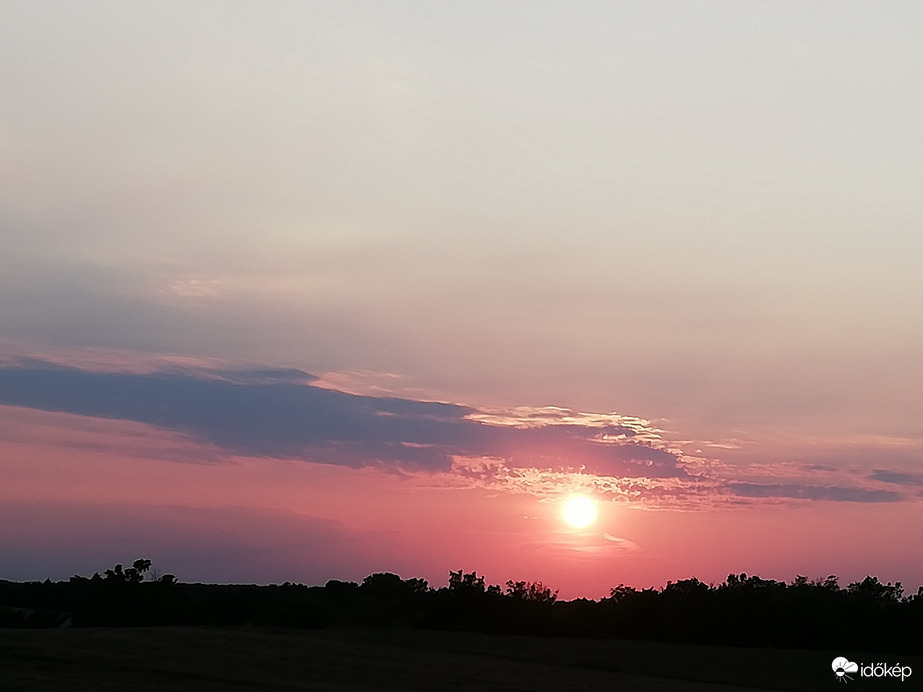 Párás, málna színű, csak pár perc volt...