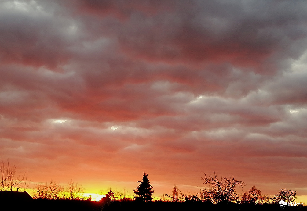 Polgárdi, 2023. első naplemente 