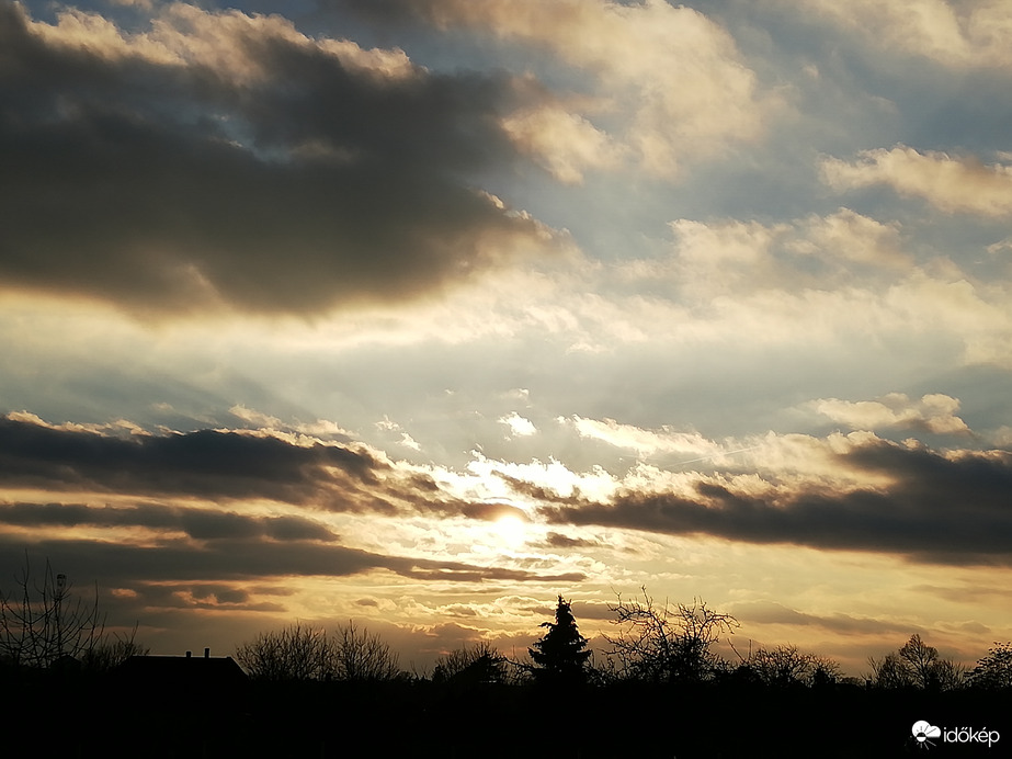 Délutáni felhős, Polgárdi 