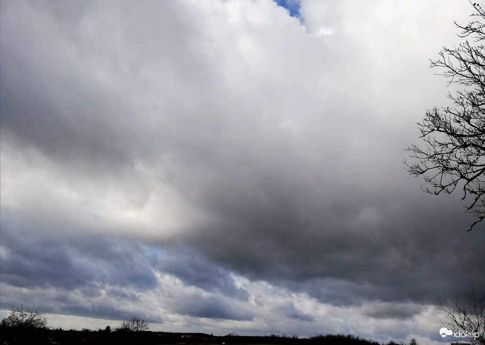 Hozza őket a viharos szél 