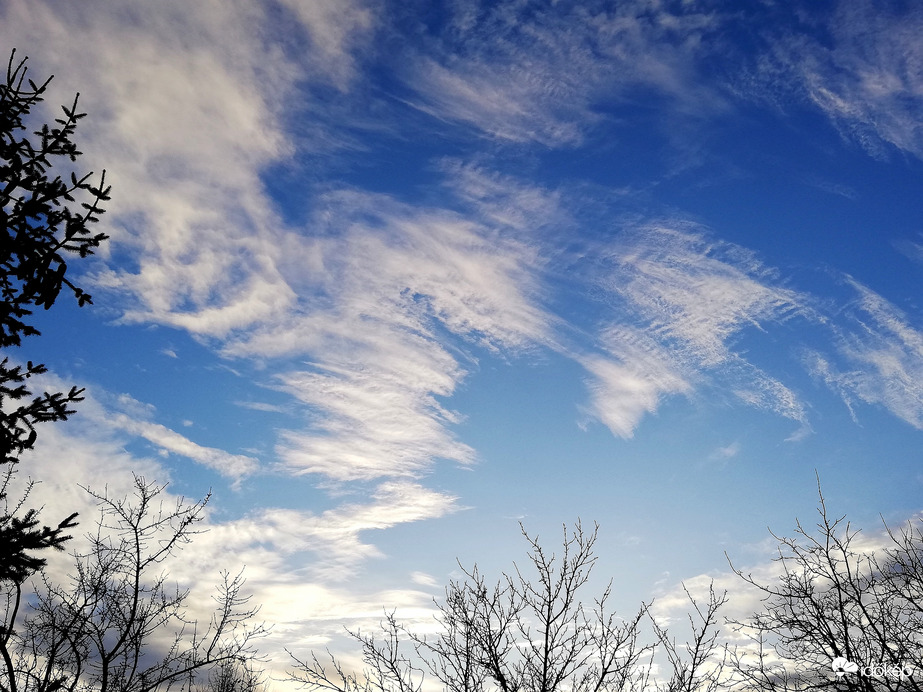 Polgárdi, kicsivel a sötét felhők előtt 