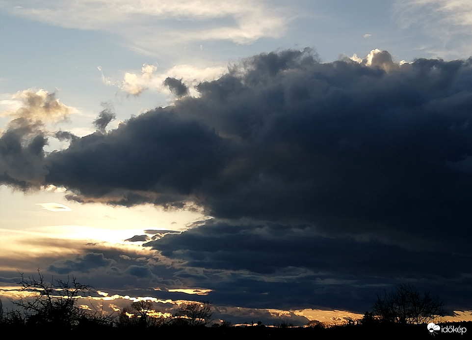 Polgárdi 17-kor, viharos lemenés