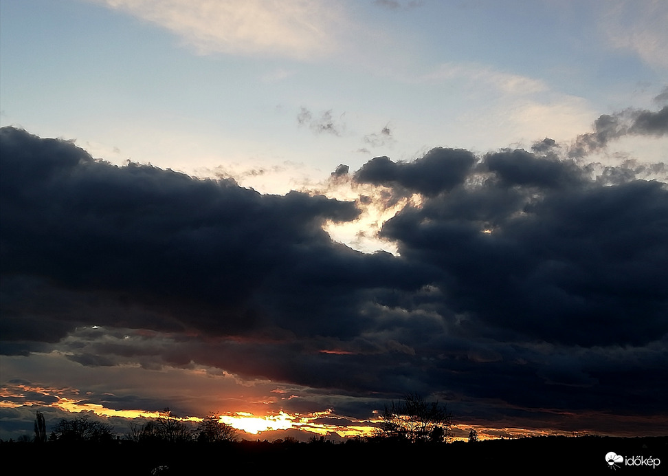 Egy pillanatra még kivillant 