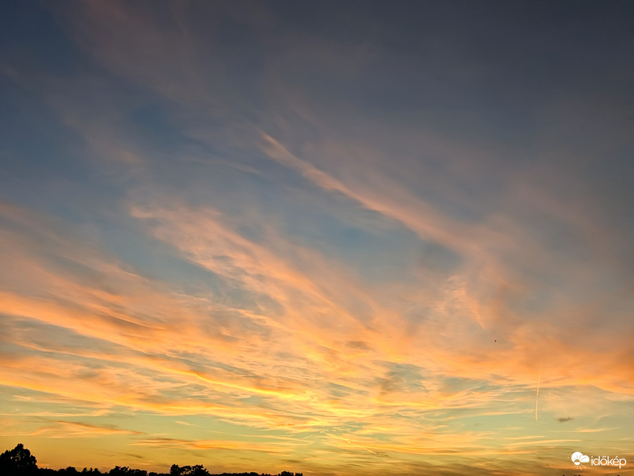 Polgárdi, színes esti fátylak