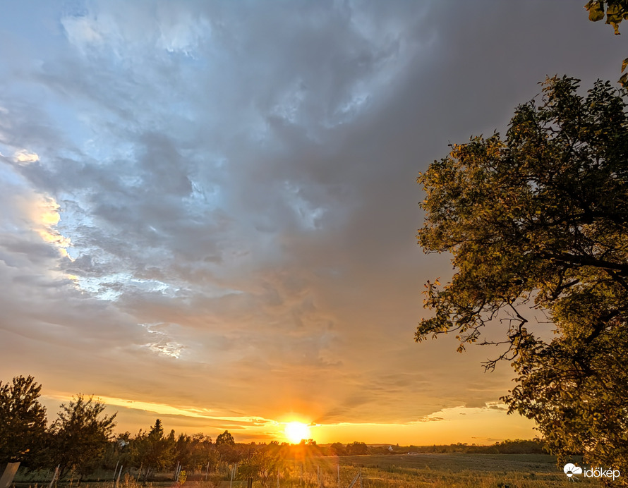 Polgárdi, Naplemente pillanatai1