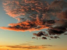 Polgárdi, felhők Naplemente után