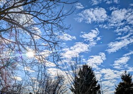 Polgárdi, tavaszias felhők, +3 C,