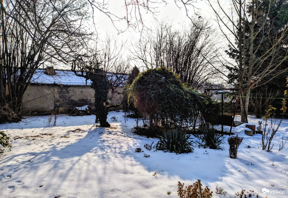 Polgárdi, "süt a Nap,  