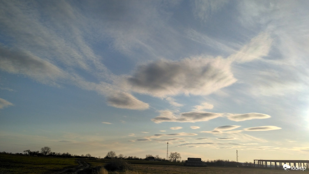 Jászjákóhalma felett