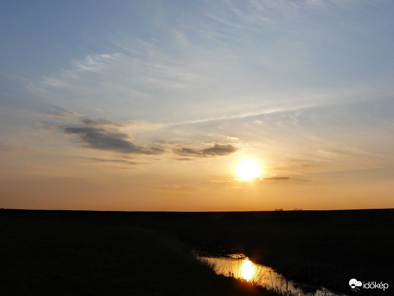 Cirrusok alkonyatkor