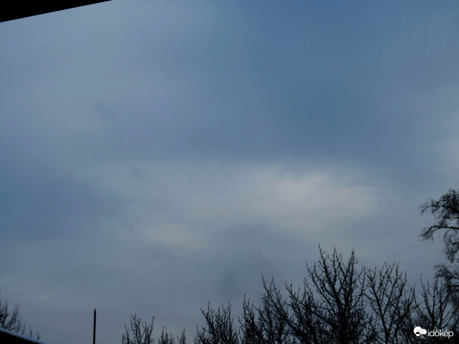 DÁNY, A FELHŐZET - A SZÜRKE ÁRNYALATAI -- 2026 01 23 reggel