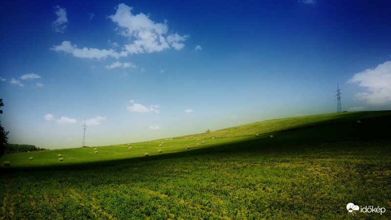 Egy árnyék választ el