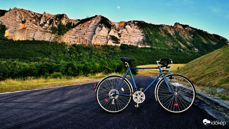 Az út felfelé visz