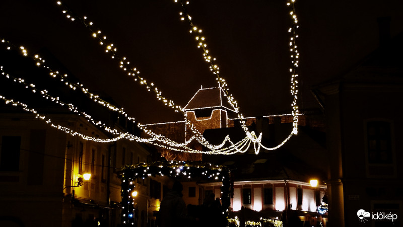 Ünnepélyes csillogás