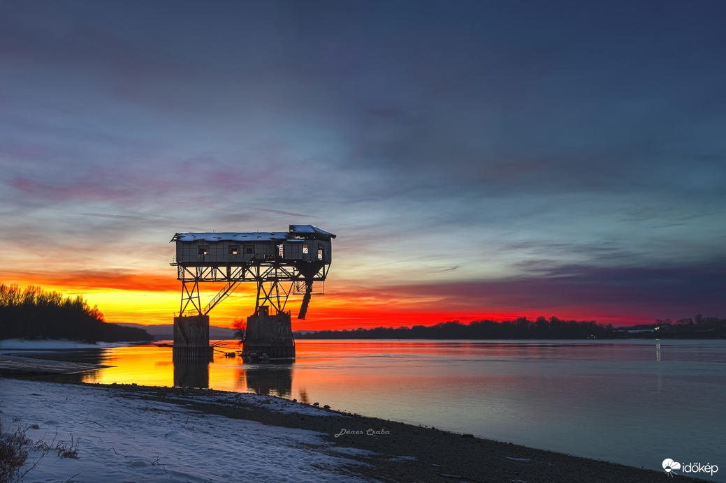 Mai komoly napnyugta a szénrakodónál
