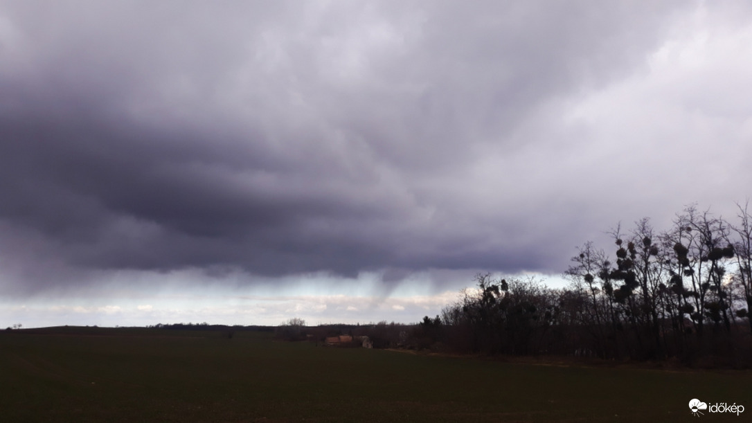 Viharos érkezés 02.02.