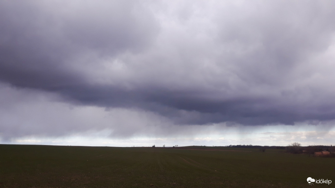 Viharos érkezés 02.02.