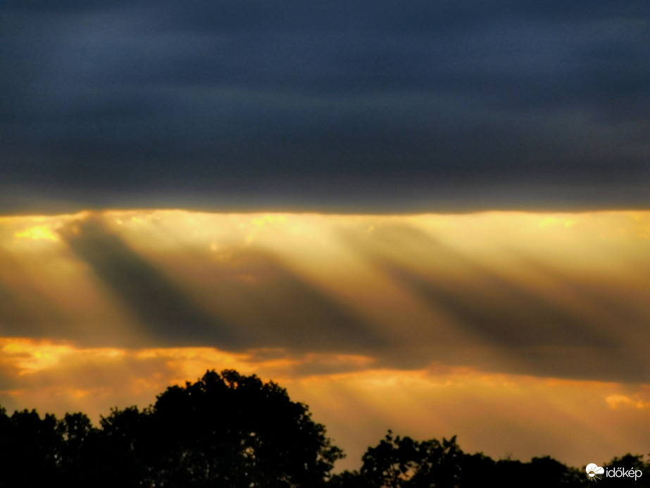 Alkonyati sugarak a naplementében! 