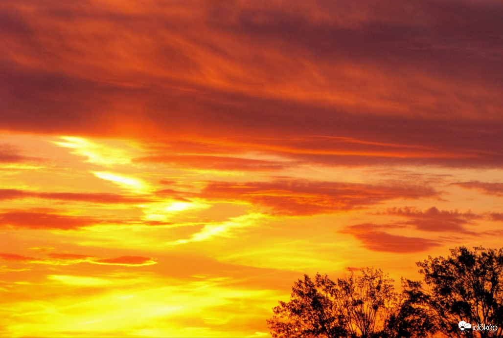 Lángolás a napnyugtában!