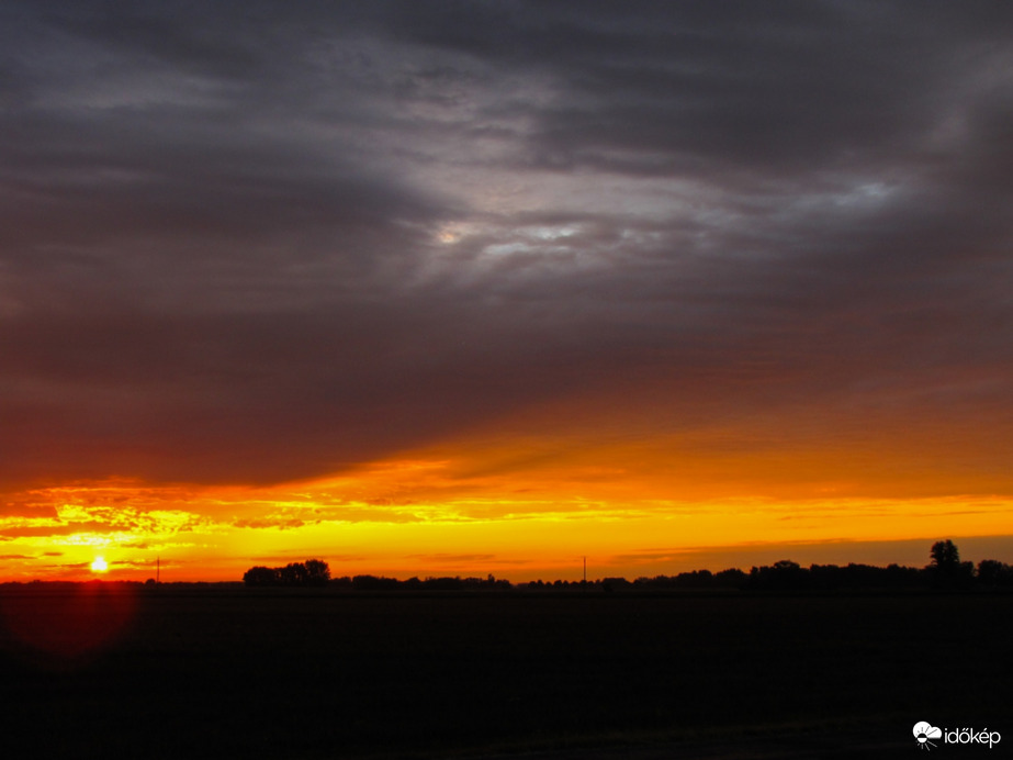 Káprázatos naplemente