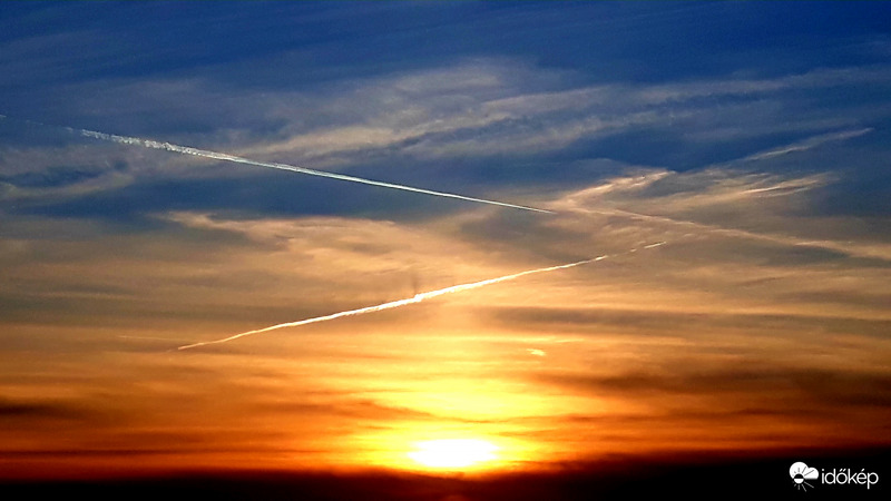 Naplemente fátyolosan!