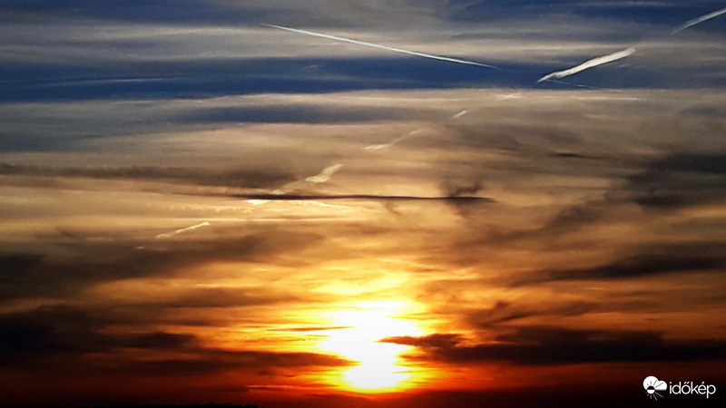 Naplemente fátyolosan!