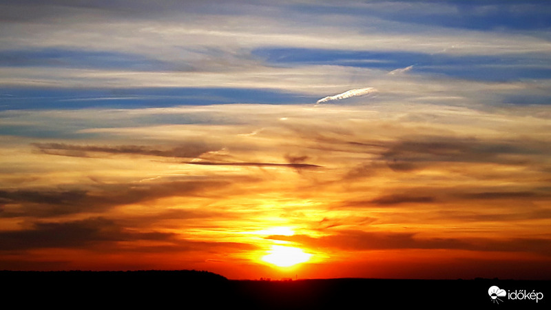 Naplemente fátyolosan!