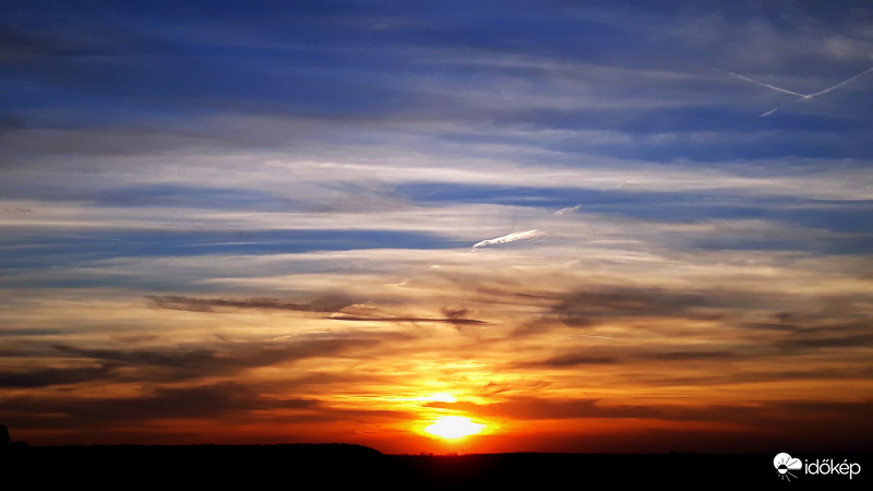 Naplemente fátyolosan!