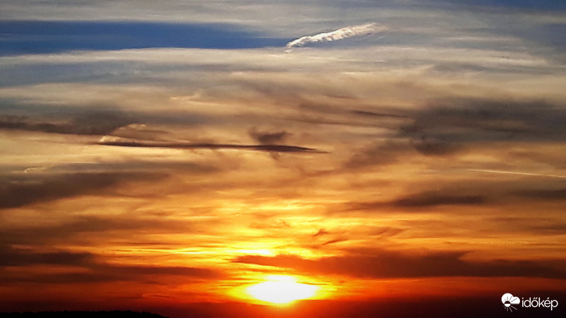 Naplemente fátyolosan!