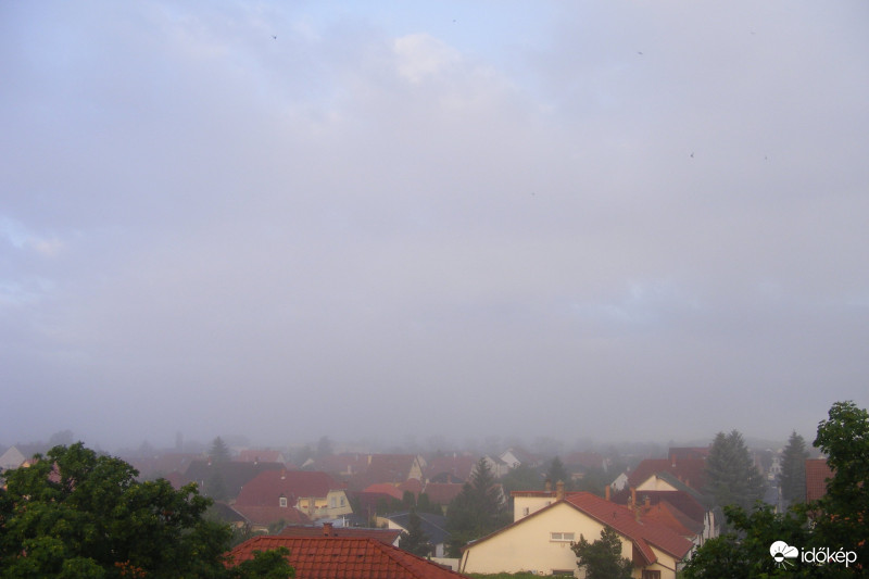 Ködfelhős reggel