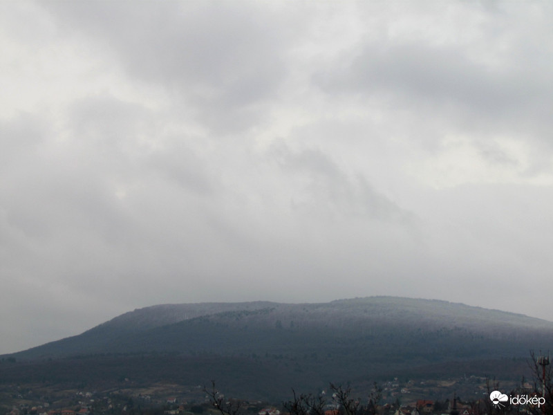 Havazas hegytetőn ma délután