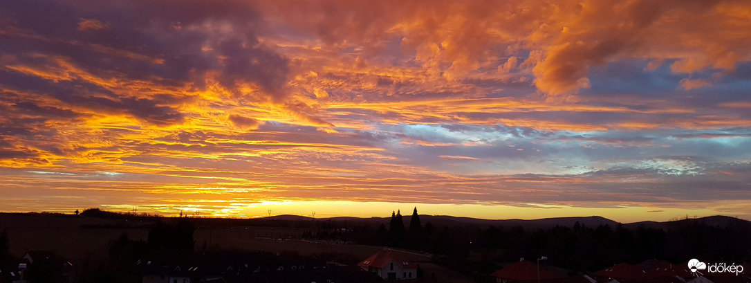 Festménybe illő naplemente Veszprémben