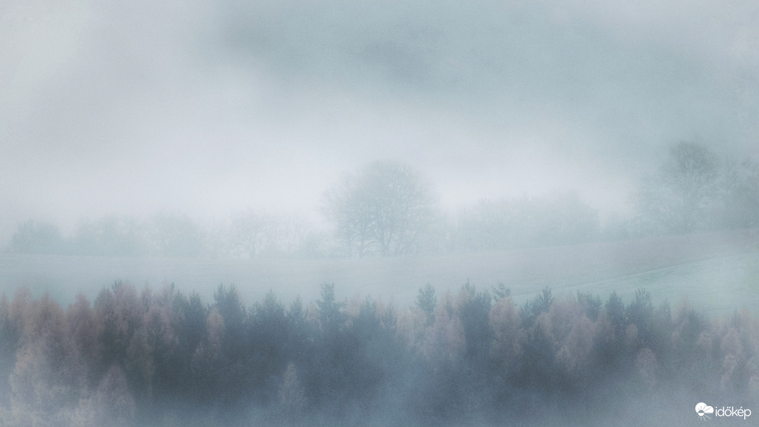 Ködös hajnal
