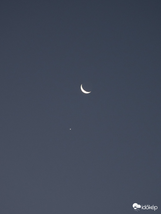 Hajnalban Csákányháza felett