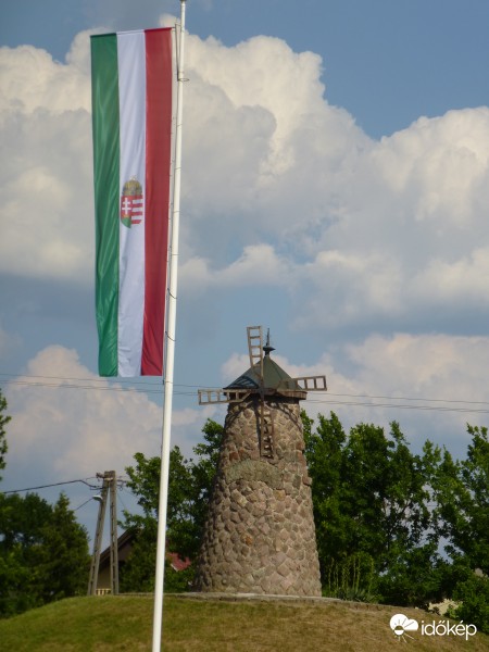 A történelmi Magyar Királyság mértani középpontja 2017.06.04-én.Szarvas