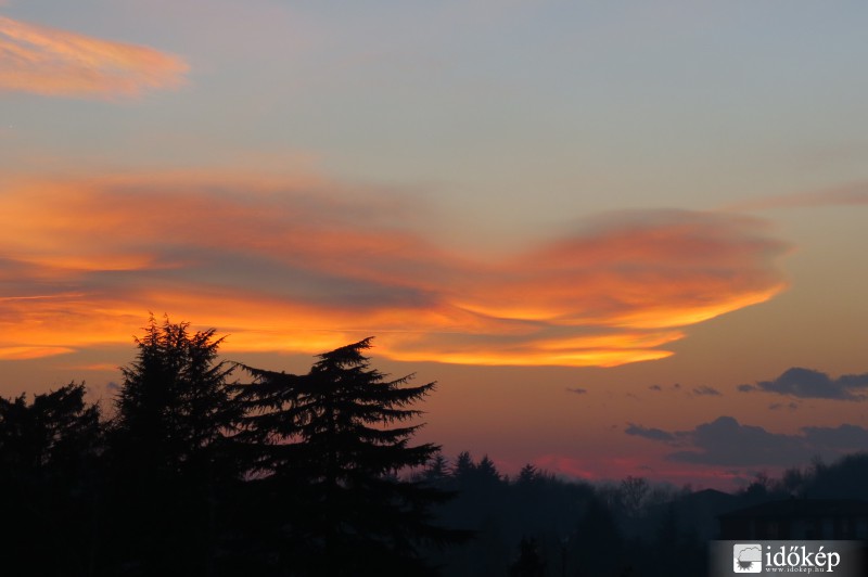 Különleges naplemente