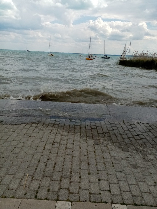 Balatonfűzfő